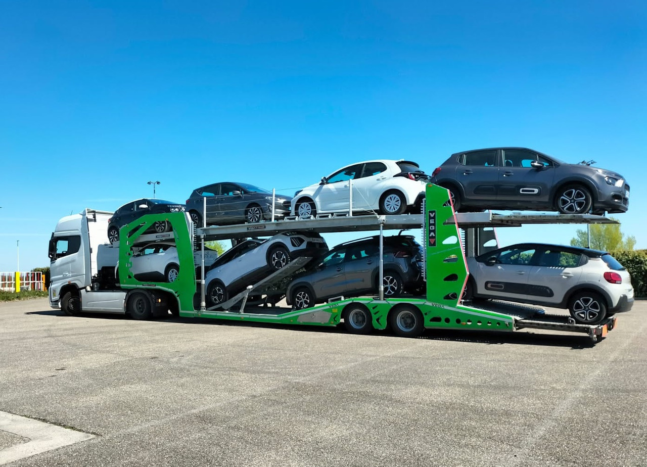 Car Carrier - Semi-remorque porte-voitures: photos 2 Car Carrier - Semi-remorque porte-voitures: photos 2