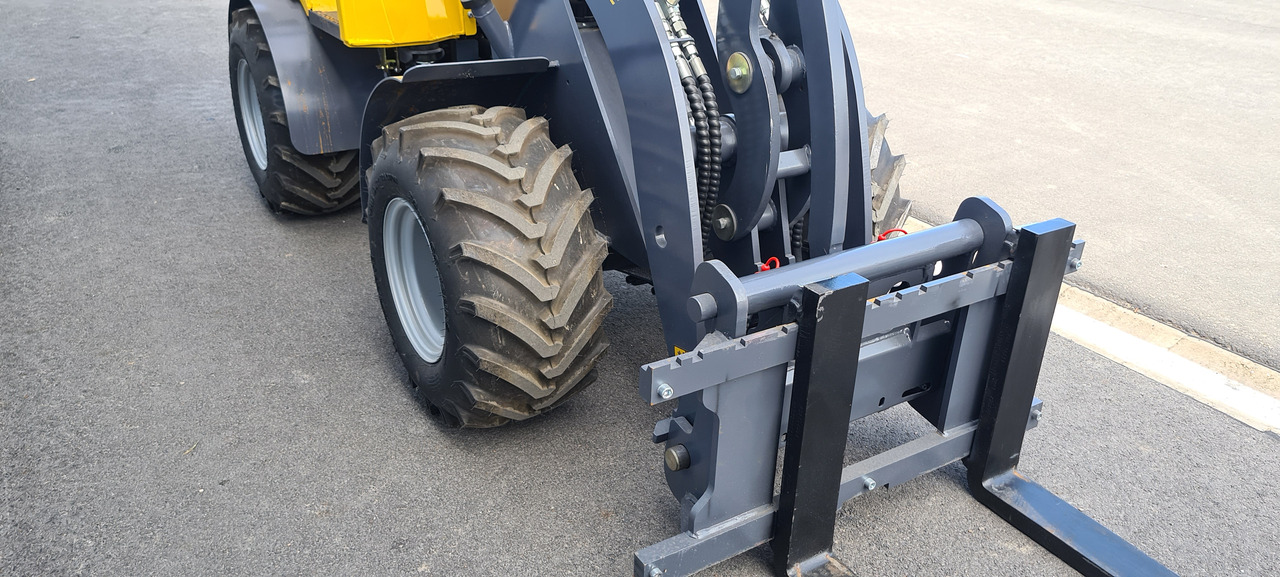 Valet de ferme neuf Eurotrac W11 Radlader Hoflader: photos 9