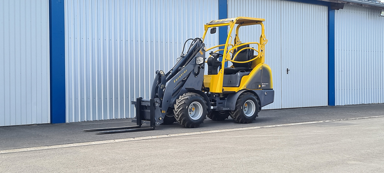 Valet de ferme neuf Eurotrac W11 Radlader Hoflader: photos 10
