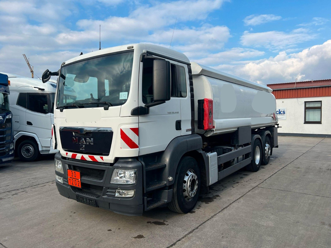 MAN TGS 26.440 * RETARDER * OBEN UND UNTENBEFÜLLÜNG - Camion citerne: photos 1 MAN TGS 26.440 * RETARDER * OBEN UND UNTENBEFÜLLÜNG - Camion citerne: photos 1