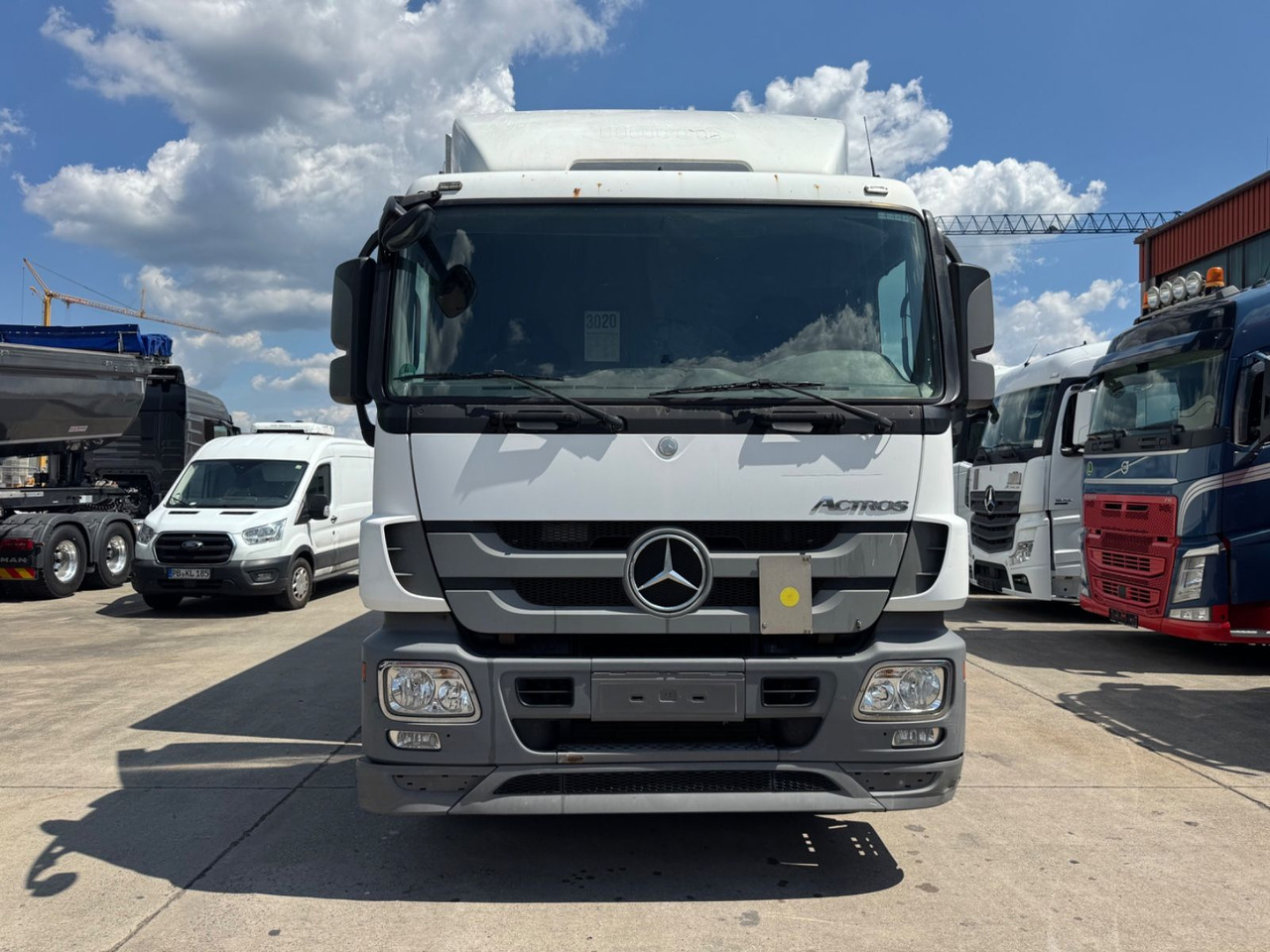Mercedes-Benz ACTROS 1836*KOFFER*LBW 1,5 T*KLIMA*/ORG KM * - Camion fourgon: photos 5 Mercedes-Benz ACTROS 1836*KOFFER*LBW 1,5 T*KLIMA*/ORG KM * - Camion fourgon: photos 5