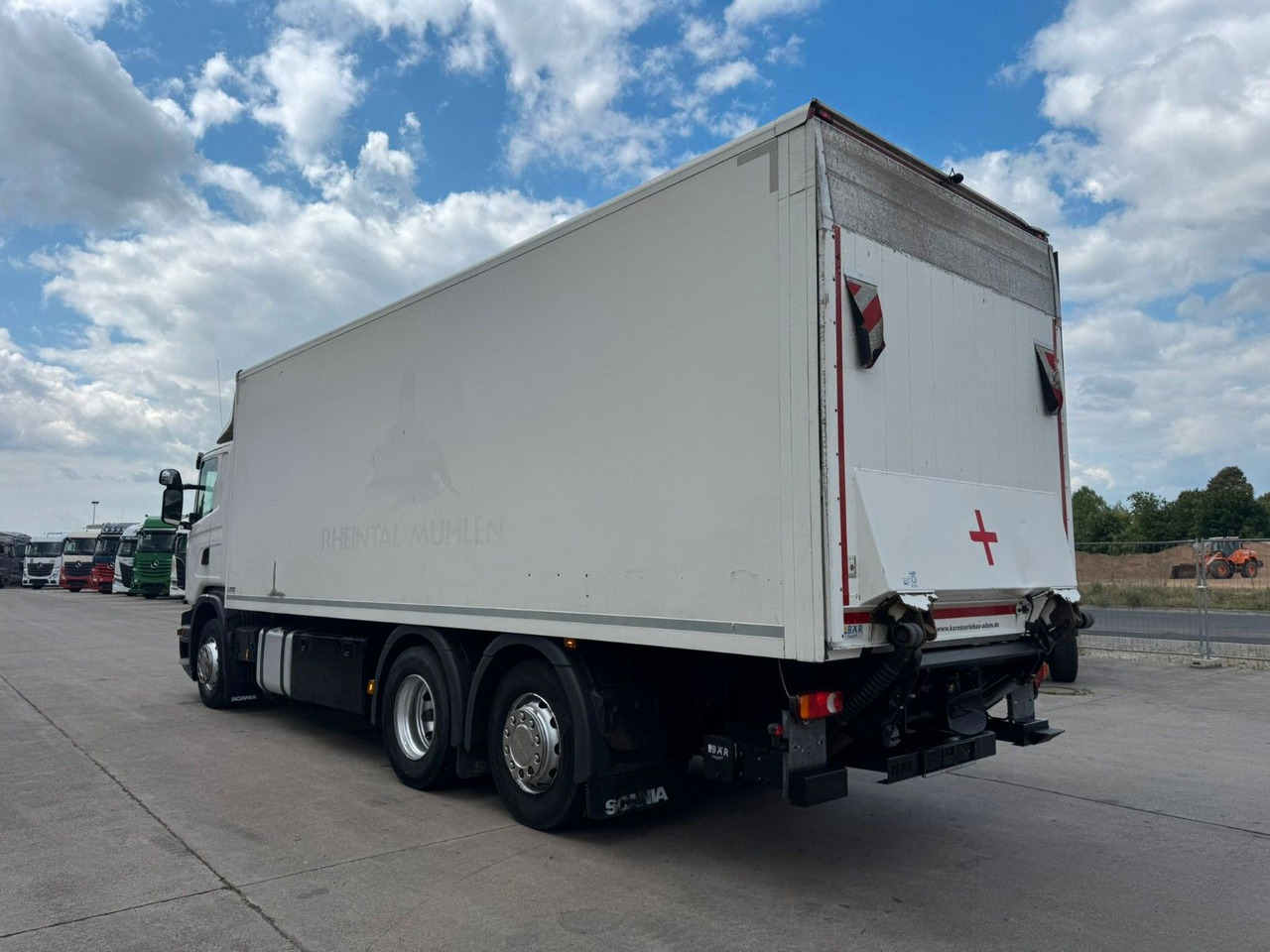 Scania P 380 * KOFFER * LBW 3 TON * LENK / LIFTACHSE * - Camion fourgon: photos 4 Scania P 380 * KOFFER * LBW 3 TON * LENK / LIFTACHSE * - Camion fourgon: photos 4
