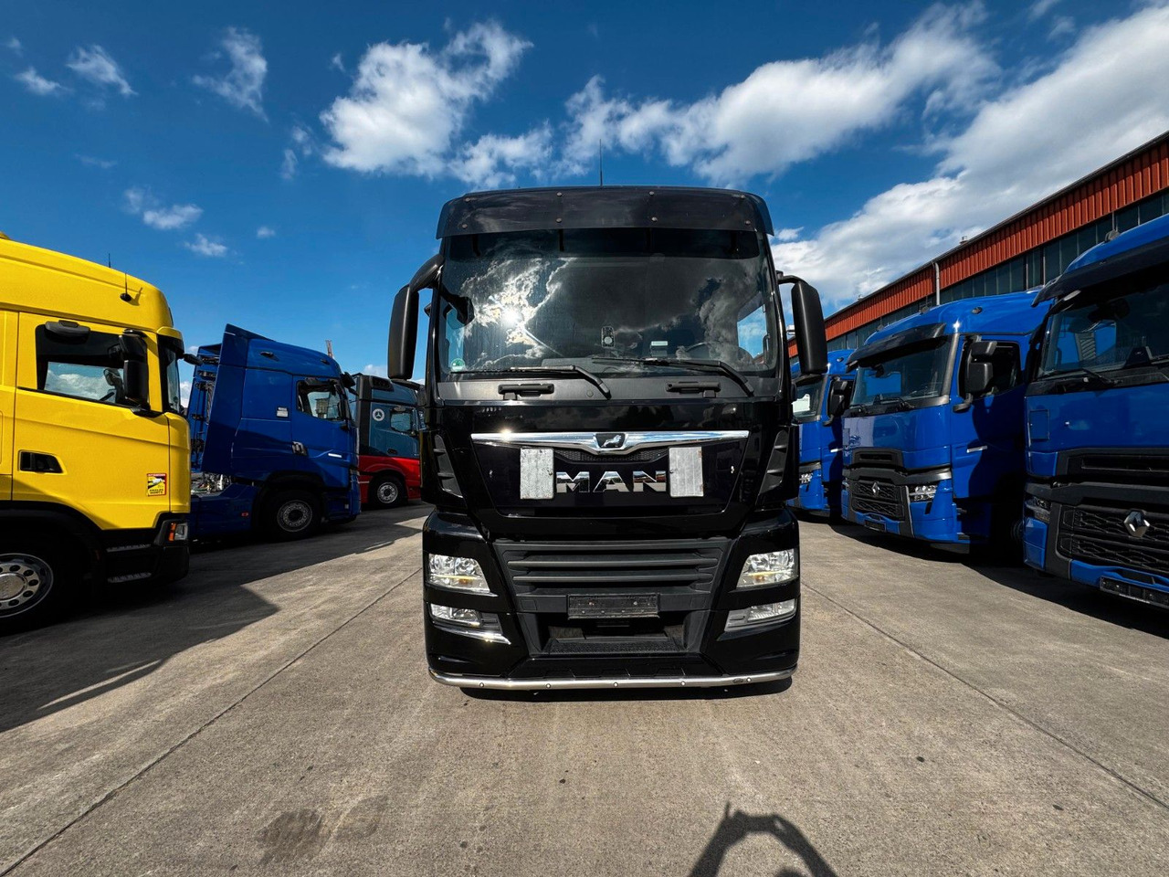 MAN TGX 18.500 * XXL * VOLLVERKLEIDUNG * - Tracteur routier: photos 4 MAN TGX 18.500 * XXL * VOLLVERKLEIDUNG * - Tracteur routier: photos 4