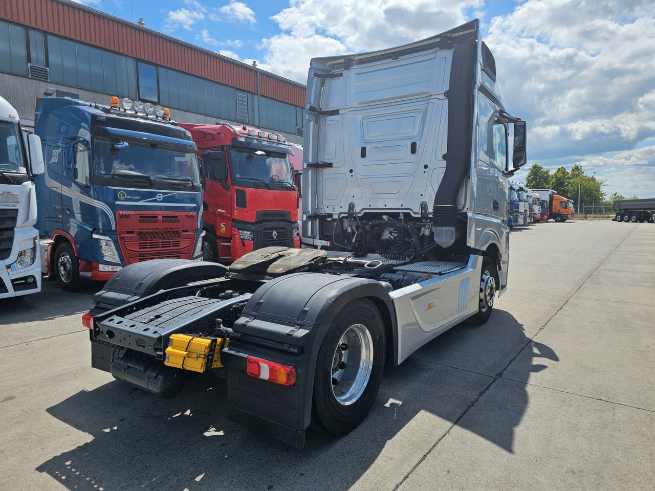 Mercedes-Benz ACTROS 1851 * 2X VORHANDEN * ACC * STANDH. *EUR5 - Tracteur routier: photos 5 Mercedes-Benz ACTROS 1851 * 2X VORHANDEN * ACC * STANDH. *EUR5 - Tracteur routier: photos 5
