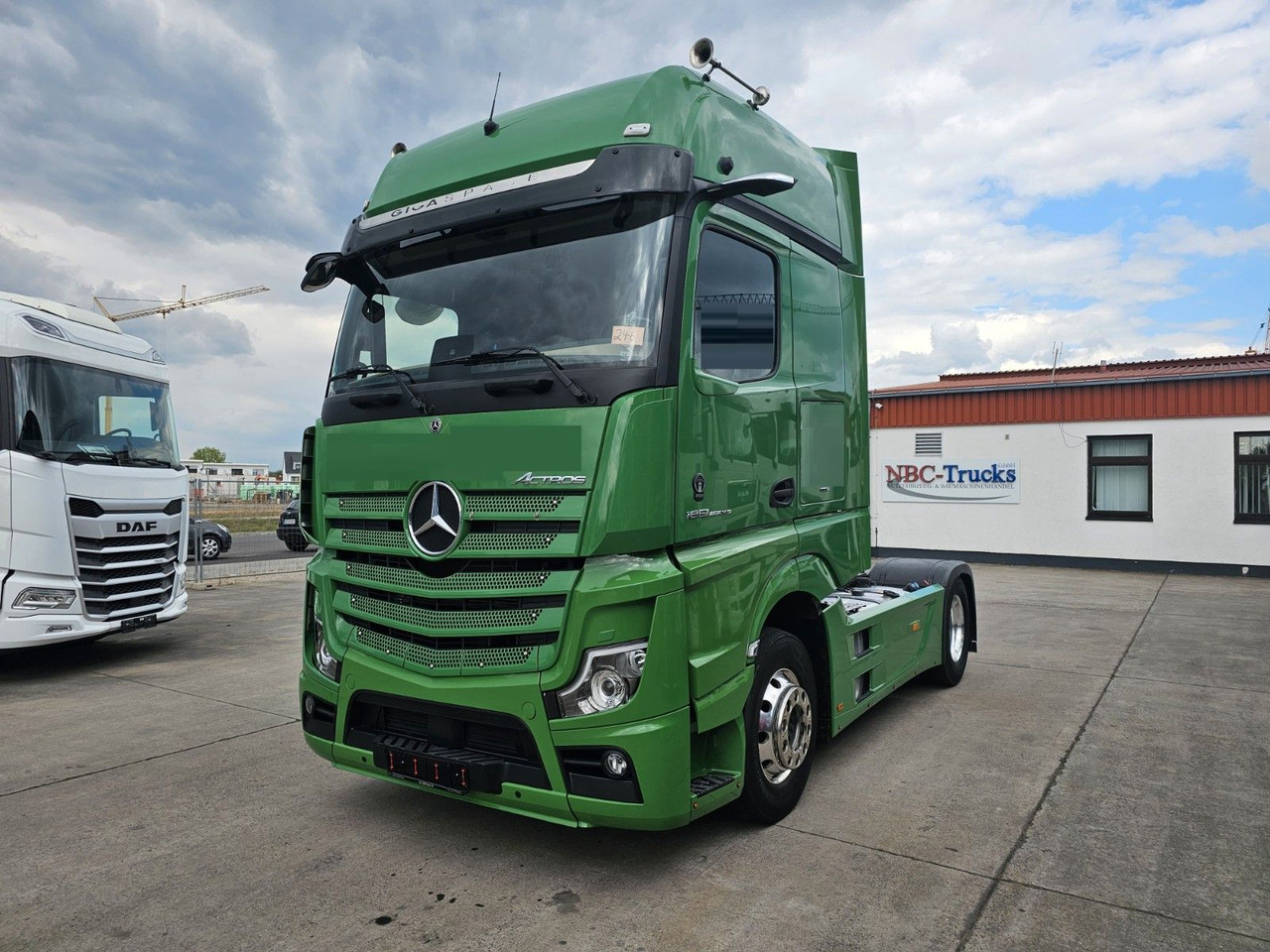 Mercedes-Benz ACTROS 1851 * RETARDER * DRIVE ASS * TOP * - Tracteur routier: photos 1 Mercedes-Benz ACTROS 1851 * RETARDER * DRIVE ASS * TOP * - Tracteur routier: photos 1