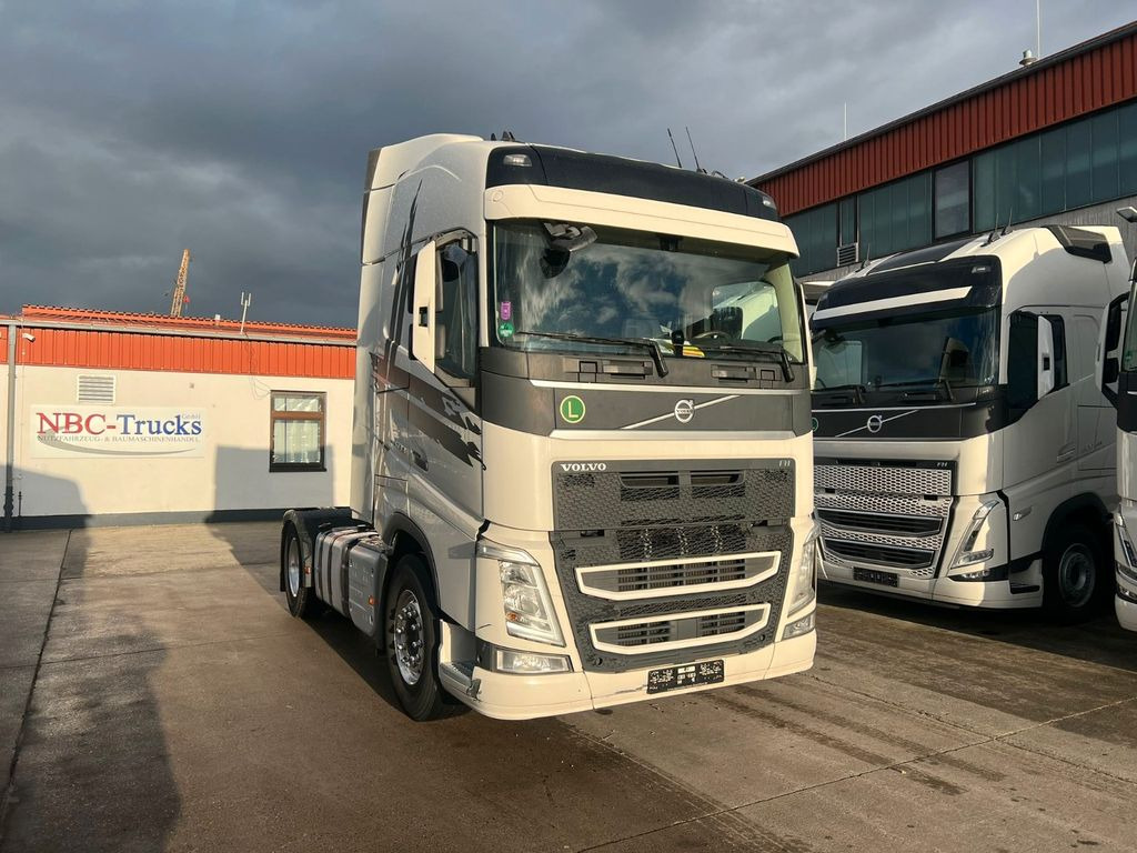 Volvo FH 500 * GLOBETROTTER * 2x TANK * - Tracteur routier: photos 1 Volvo FH 500 * GLOBETROTTER * 2x TANK * - Tracteur routier: photos 1