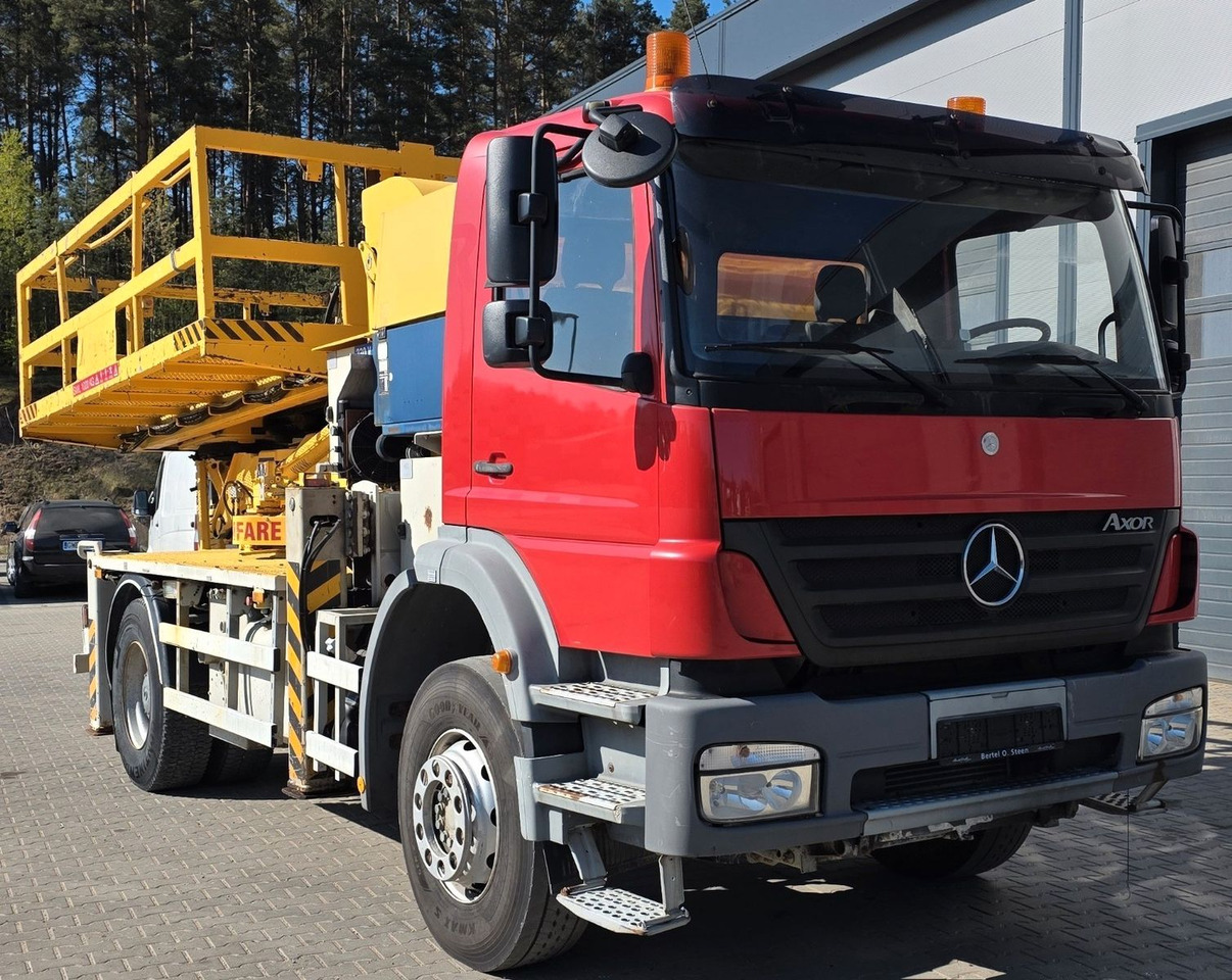 Mercedes-Benz Axor 1824 - Camion avec nacelle: photos 5 Mercedes-Benz Axor 1824 - Camion avec nacelle: photos 5