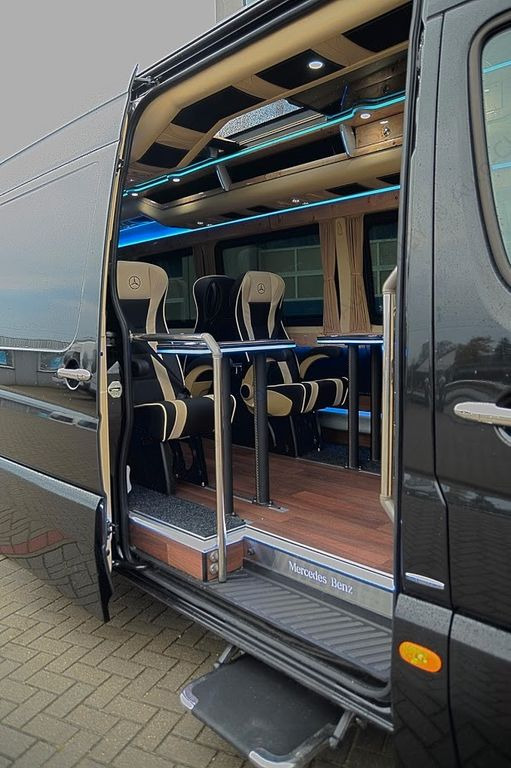 Mercedes-Benz Sprinter 319 VIP 8+1 Mercedes-Benz Sprinter 319 VIP 8+1 - Minibus, Transport de personnes: photos 5 Mercedes-Benz Sprinter 319 VIP 8+1 Mercedes-Benz Sprinter 319 VIP 8+1 - Minibus, Transport de personnes: photos 5
