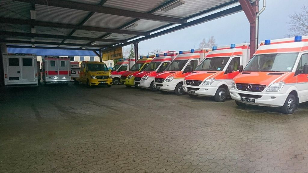 Mercedes-Benz Sprinter 516 CDI /on Stock / Mercedes-Benz Sprinter 516 CDI /on Stock / - Ambulance: photos 1 Mercedes-Benz Sprinter 516 CDI /on Stock / Mercedes-Benz Sprinter 516 CDI /on Stock / - Ambulance: photos 1