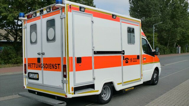 Mercedes-Benz Sprinter 516 WAS 12 Monate Garantie // Mercedes-Benz Sprinter 516 WAS 12 Monate Garantie // - Ambulance: photos 4 Mercedes-Benz Sprinter 516 WAS 12 Monate Garantie // Mercedes-Benz Sprinter 516 WAS 12 Monate Garantie // - Ambulance: photos 4