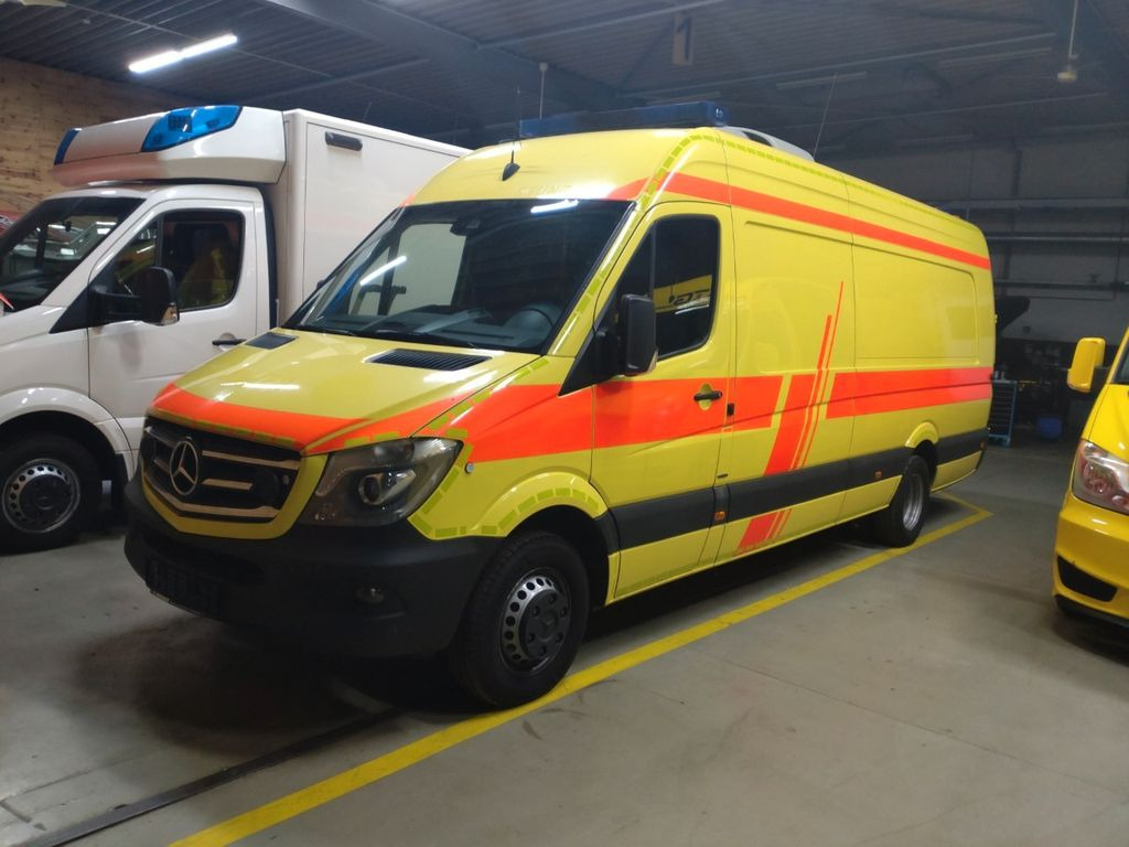 Mercedes-Benz Sprinter ITW RTW 519 2x on Stock - Ambulance: photos 3 Mercedes-Benz Sprinter ITW RTW 519 2x on Stock - Ambulance: photos 3