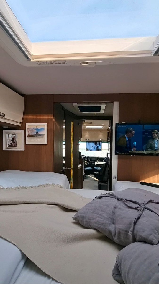 Niesmann + Bischoff Flair 880 BE - Camping-car intégral: photos 5 Niesmann + Bischoff Flair 880 BE - Camping-car intégral: photos 5