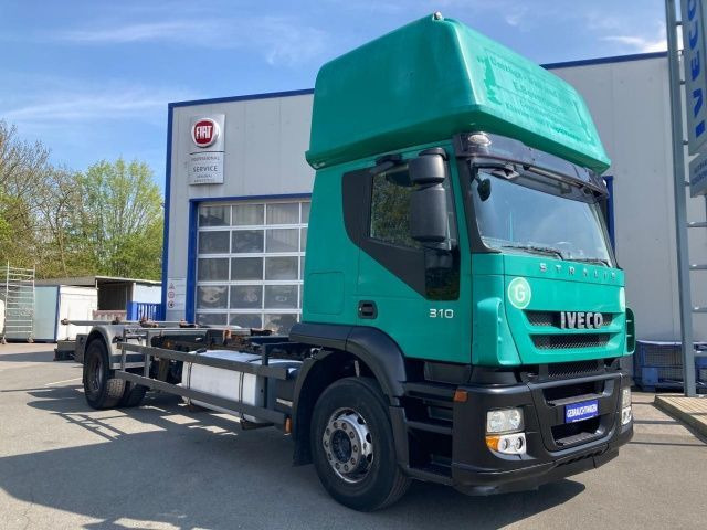 Iveco Stralis AT190S31/FP CM TOPSLEEPER Euro5 Intarder Iveco Stralis AT190S31/FP CM TOPSLEEPER Euro5 Intarder - Camion porte-conteneur/ Caisse mobile: photos 1 Iveco Stralis AT190S31/FP CM TOPSLEEPER Euro5 Intarder Iveco Stralis AT190S31/FP CM TOPSLEEPER Euro5 Intarder - Camion porte-conteneur/ Caisse mobile: photos 1
