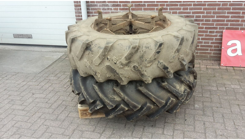 Dubbellucht 34 inch - Pneus et jantes: photos 1 Dubbellucht 34 inch - Pneus et jantes: photos 1