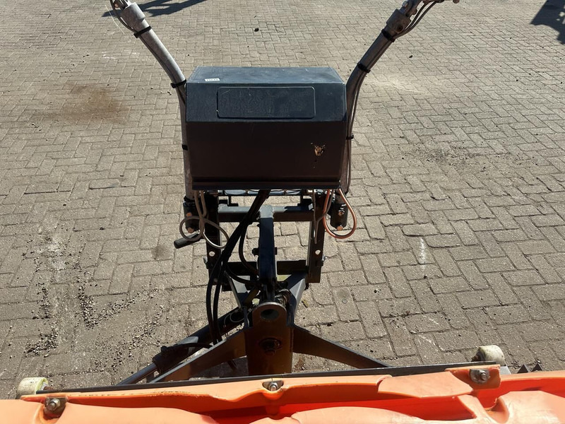 NIDO - Lame à neige: photos 5 NIDO - Lame à neige: photos 5