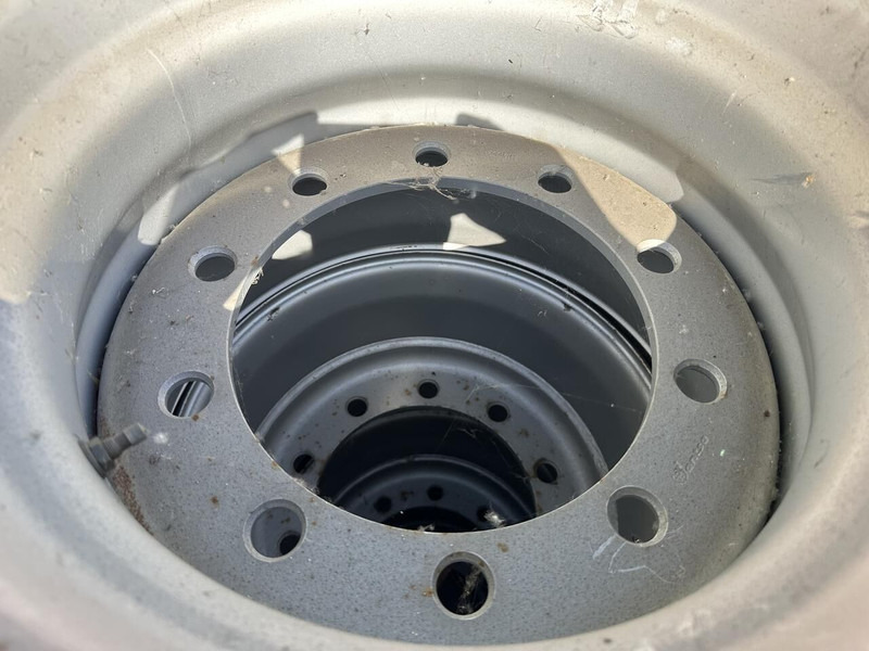 Onbekend - Pneu pour Camion: photos 5 Onbekend - Pneu pour Camion: photos 5