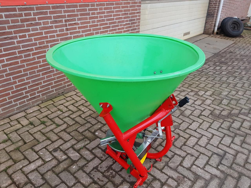 Onbekend PROMAR - Epandeur de sable: photos 4 Onbekend PROMAR - Epandeur de sable: photos 4
