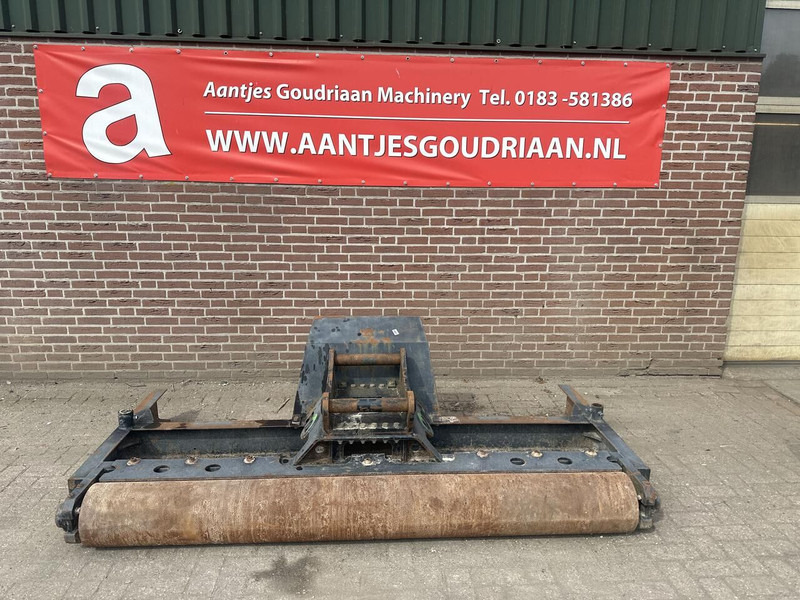 STEELWRIST GR2500 - Godet pour Engins de chantier: photos 1 STEELWRIST GR2500 - Godet pour Engins de chantier: photos 1