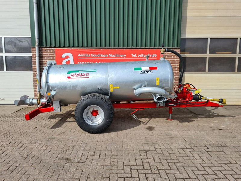 Vaia waterwagen MB32 - Epandeur à fumier: photos 1 Vaia waterwagen MB32 - Epandeur à fumier: photos 1