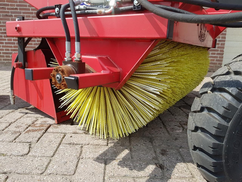 Veegmachine HSV125 voor Heftruck / shov - Brosse: photos 4 Veegmachine HSV125 voor Heftruck / shov - Brosse: photos 4