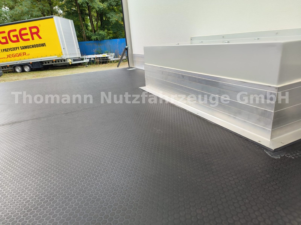 Peugeot Boxer Premium Koffer Extra Tief mit Klappe ! - Fourgon grand volume: photos 3 Peugeot Boxer Premium Koffer Extra Tief mit Klappe ! - Fourgon grand volume: photos 3