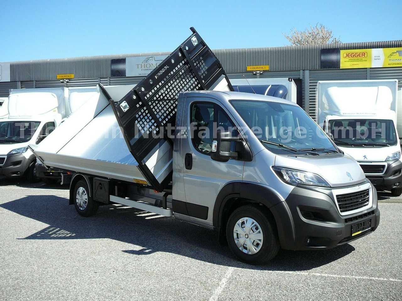 Peugeot Boxer Pritsche 3 Seiten Kipper Premiumaufbau Peugeot Boxer Pritsche 3 Seiten Kipper Premiumaufbau - Utilitaire benne: photos 4 Peugeot Boxer Pritsche 3 Seiten Kipper Premiumaufbau Peugeot Boxer Pritsche 3 Seiten Kipper Premiumaufbau - Utilitaire benne: photos 4