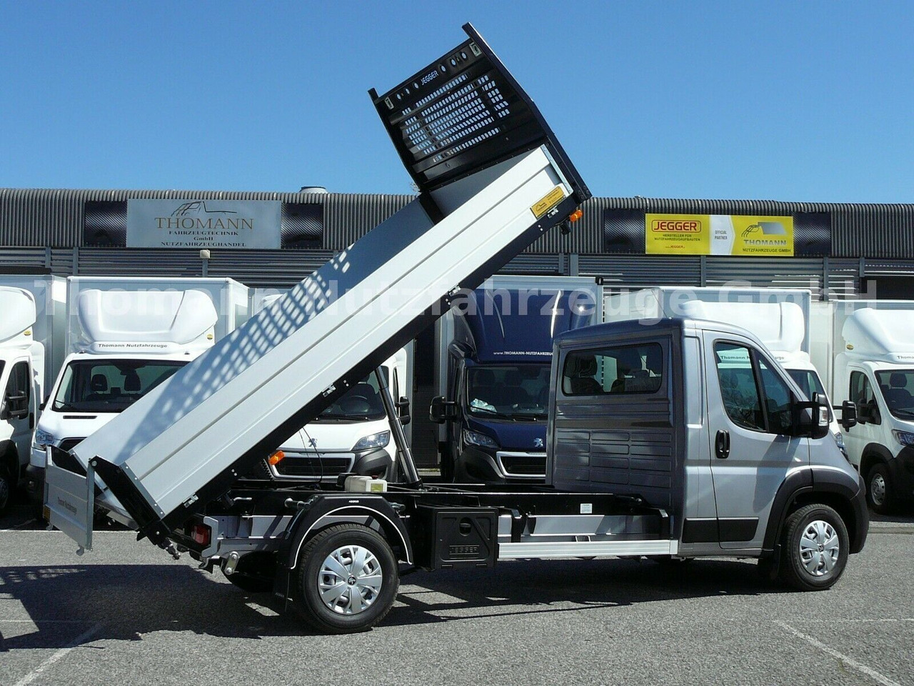 Peugeot Boxer Pritsche 3 Seiten Kipper Premiumaufbau Peugeot Boxer Pritsche 3 Seiten Kipper Premiumaufbau - Utilitaire benne: photos 3 Peugeot Boxer Pritsche 3 Seiten Kipper Premiumaufbau Peugeot Boxer Pritsche 3 Seiten Kipper Premiumaufbau - Utilitaire benne: photos 3