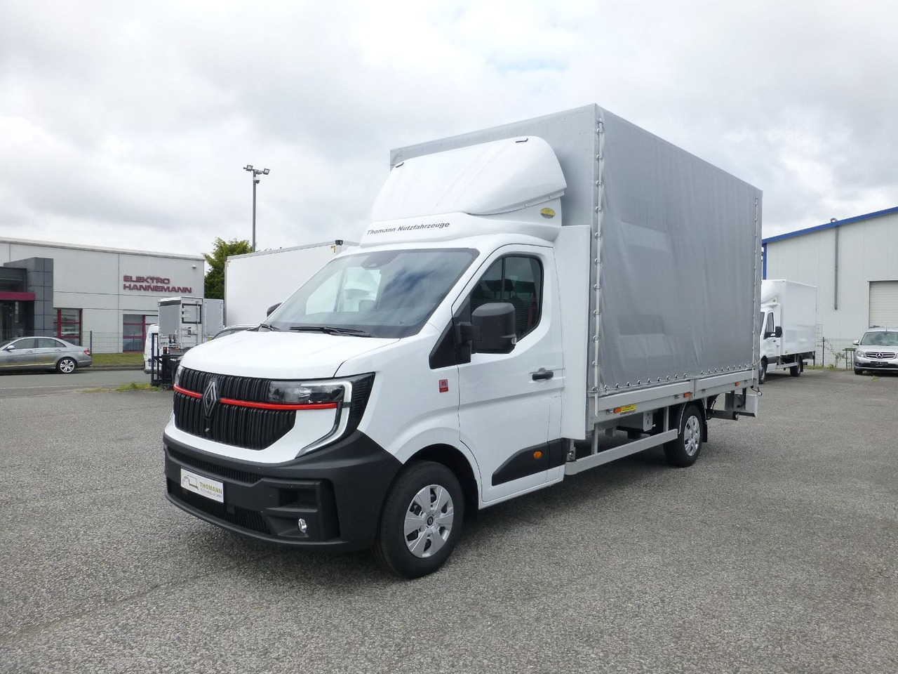 Renault NEW Master Pritsche Plane BÄR Ladebordwand - Utilitaire rideaux coulissants (PLSC): photos 3 Renault NEW Master Pritsche Plane BÄR Ladebordwand - Utilitaire rideaux coulissants (PLSC): photos 3