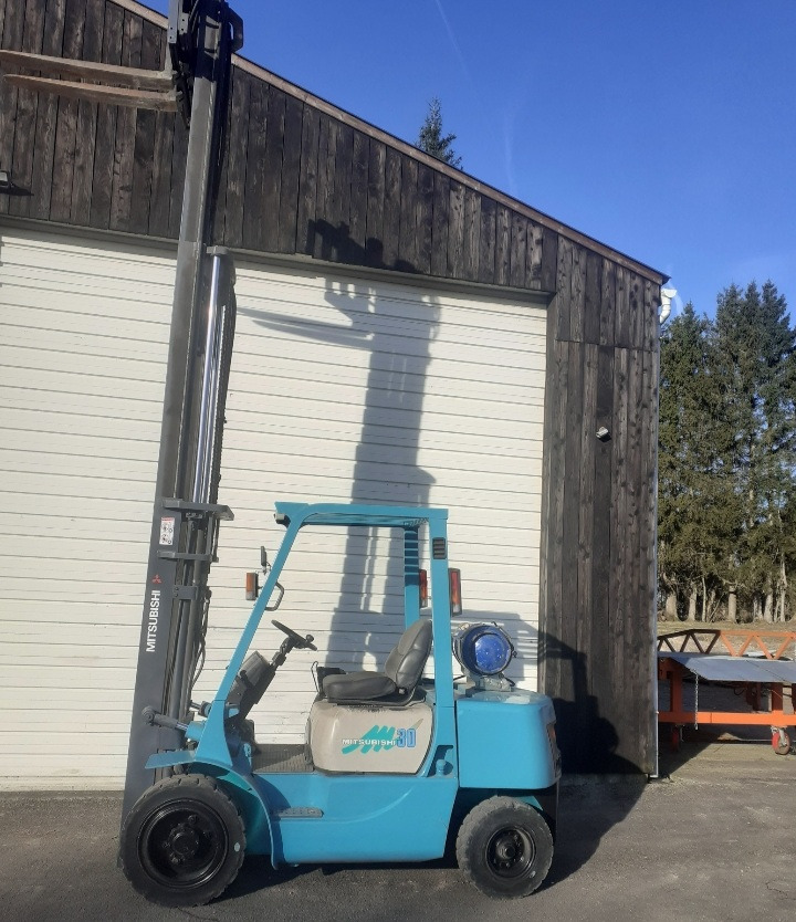 Mitsubishi - Chariot élévateur à gaz: photos 1 Mitsubishi - Chariot élévateur à gaz: photos 1