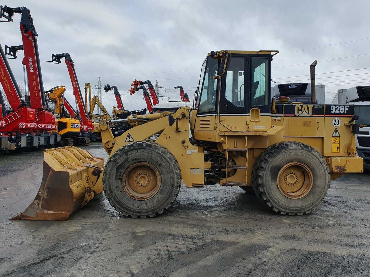CAT 928F / nur 9.802h / Aircondition / 1994 - Chargeuse sur pneus: photos 2 CAT 928F / nur 9.802h / Aircondition / 1994 - Chargeuse sur pneus: photos 2