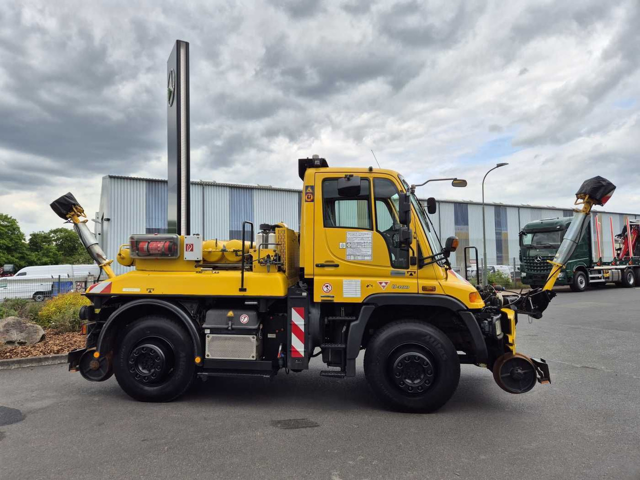 Unimog U400 4x4 Zweiwege ZAGRO 800t/52 Achsen Funk - Camion: photos 5 Unimog U400 4x4 Zweiwege ZAGRO 800t/52 Achsen Funk - Camion: photos 5
