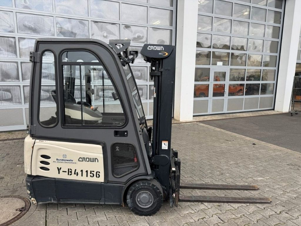 Crown SCT6020-1.3 / Triplex 4,3m / Batterie 06/2020 - Chariot élévateur électrique: photos 2 Crown SCT6020-1.3 / Triplex 4,3m / Batterie 06/2020 - Chariot élévateur électrique: photos 2