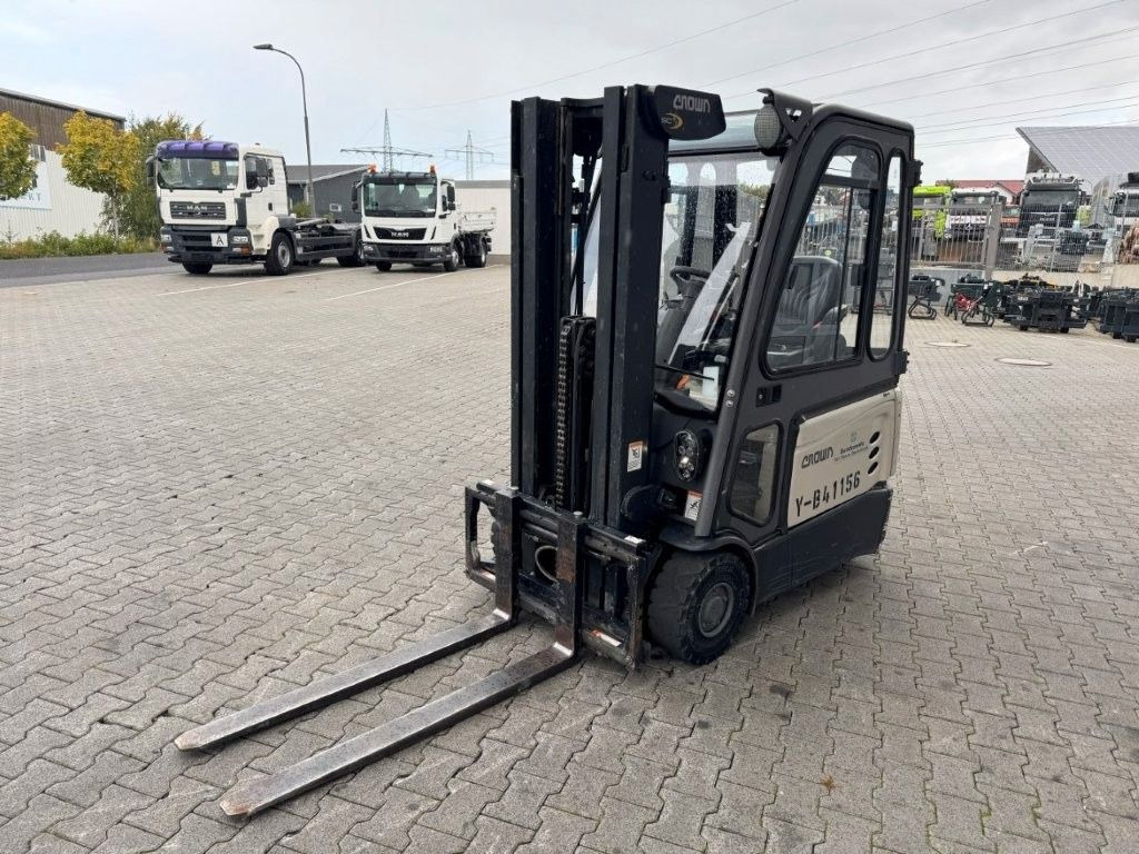 Crown SCT6020-1.3 / Triplex 4,3m / Batterie 06/2020 - Chariot élévateur électrique: photos 5 Crown SCT6020-1.3 / Triplex 4,3m / Batterie 06/2020 - Chariot élévateur électrique: photos 5