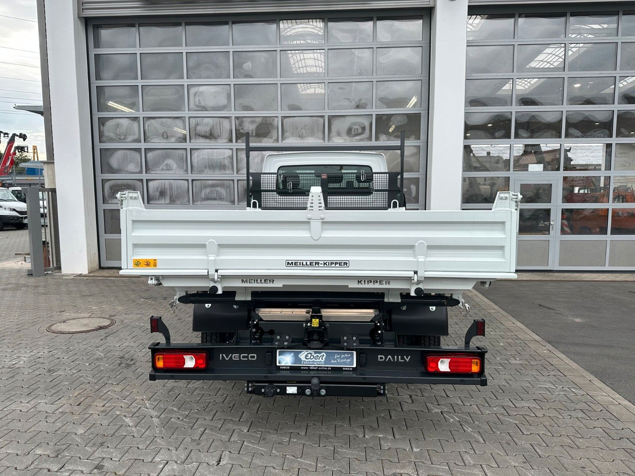 Utilitaire benne Iveco 70C18H 3-S.-Kipper Meiller *R3.450mm*2xAHK*: photos 6 Utilitaire benne Iveco 70C18H 3-S.-Kipper Meiller *R3.450mm*2xAHK*: photos 6
