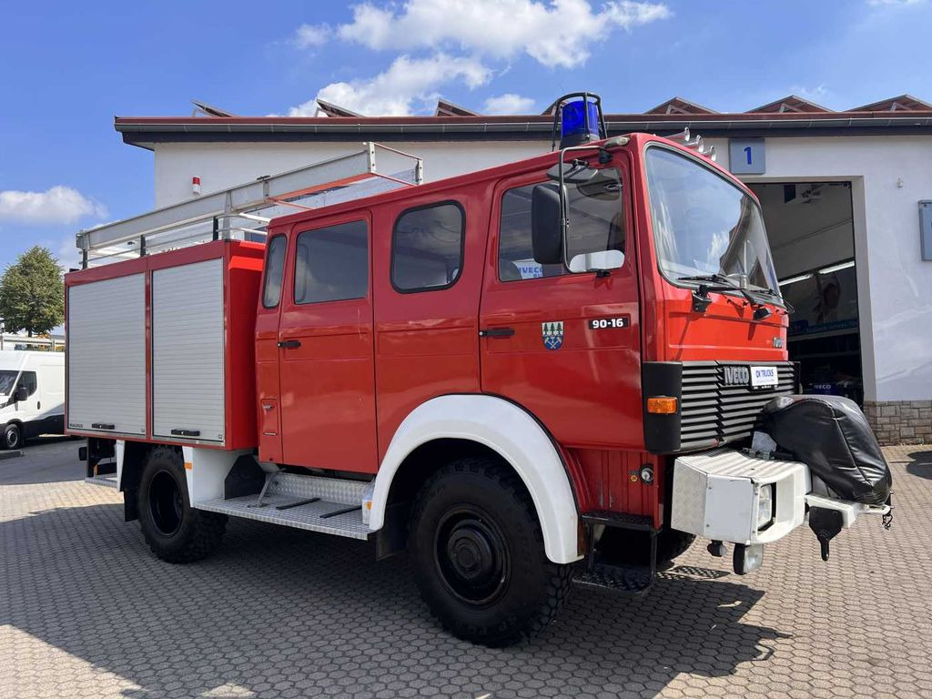 Iveco 75-16 AW 4x4 LF8 Feuerwehr Standheizung 9 Sitze Iveco 75-16 AW 4x4 LF8 Feuerwehr Standheizung 9 Sitze - Camion de pompier: photos 5 Iveco 75-16 AW 4x4 LF8 Feuerwehr Standheizung 9 Sitze Iveco 75-16 AW 4x4 LF8 Feuerwehr Standheizung 9 Sitze - Camion de pompier: photos 5