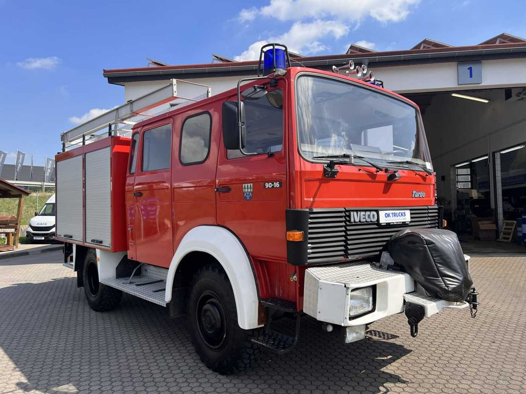 Iveco 90-16 AW 4x4 LF8 Feuerwehr Standheizung 9 Sitze Iveco 90-16 AW 4x4 LF8 Feuerwehr Standheizung 9 Sitze - Camion de pompier: photos 3 Iveco 90-16 AW 4x4 LF8 Feuerwehr Standheizung 9 Sitze Iveco 90-16 AW 4x4 LF8 Feuerwehr Standheizung 9 Sitze - Camion de pompier: photos 3
