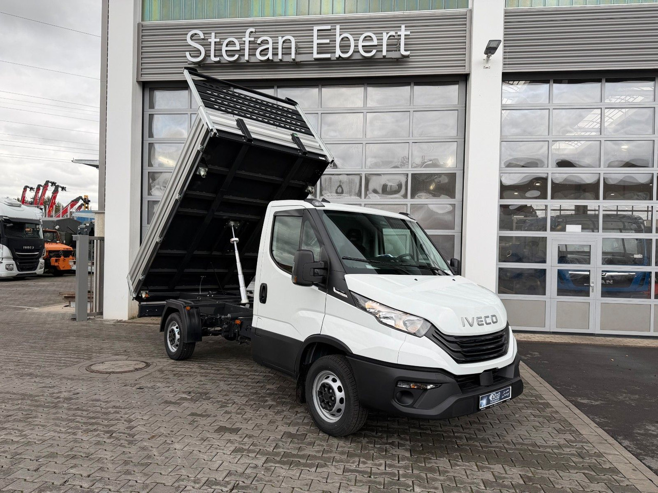 Iveco Daily 35S14 A8*R3.450mm*Automatik*Kamera*2Sitze* - Utilitaire benne: photos 1 Iveco Daily 35S14 A8*R3.450mm*Automatik*Kamera*2Sitze* - Utilitaire benne: photos 1