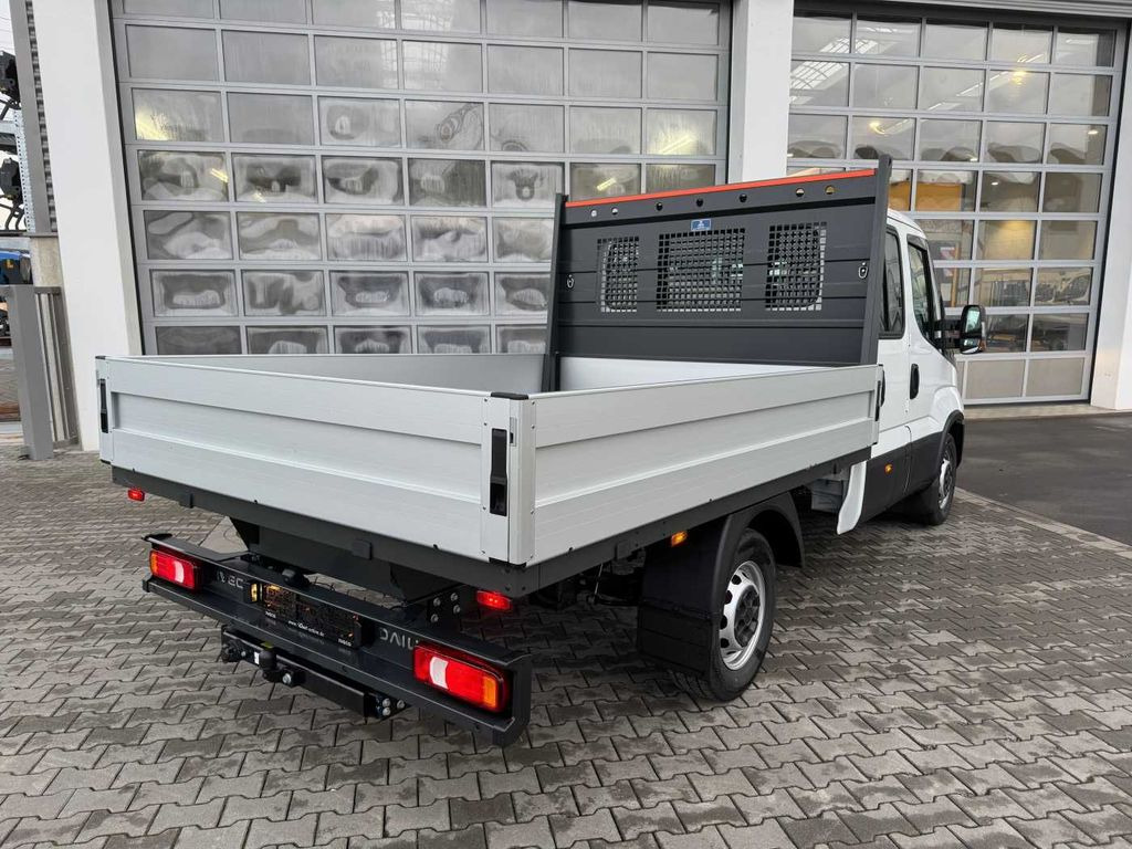 Iveco Daily 35S16 A8 Pritsche *7-Sitze*AHK*Automatik*  - Utilitaire plateau: photos 5 Iveco Daily 35S16 A8 Pritsche *7-Sitze*AHK*Automatik*  - Utilitaire plateau: photos 5