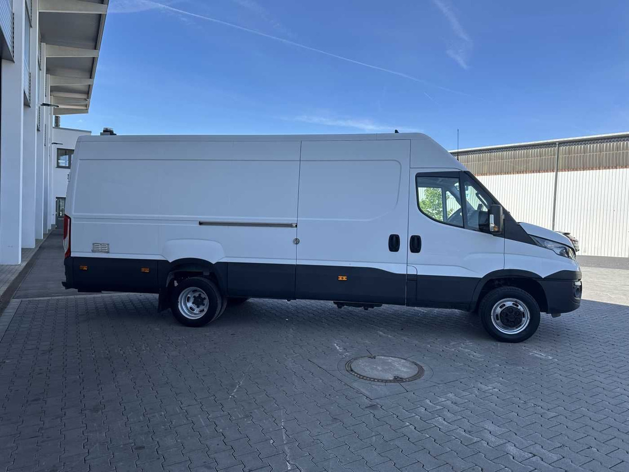 Iveco Daily 50C16 R4.100mm *AHK*Automatik*Ladekran* - Fourgon utilitaire: photos 4 Iveco Daily 50C16 R4.100mm *AHK*Automatik*Ladekran* - Fourgon utilitaire: photos 4