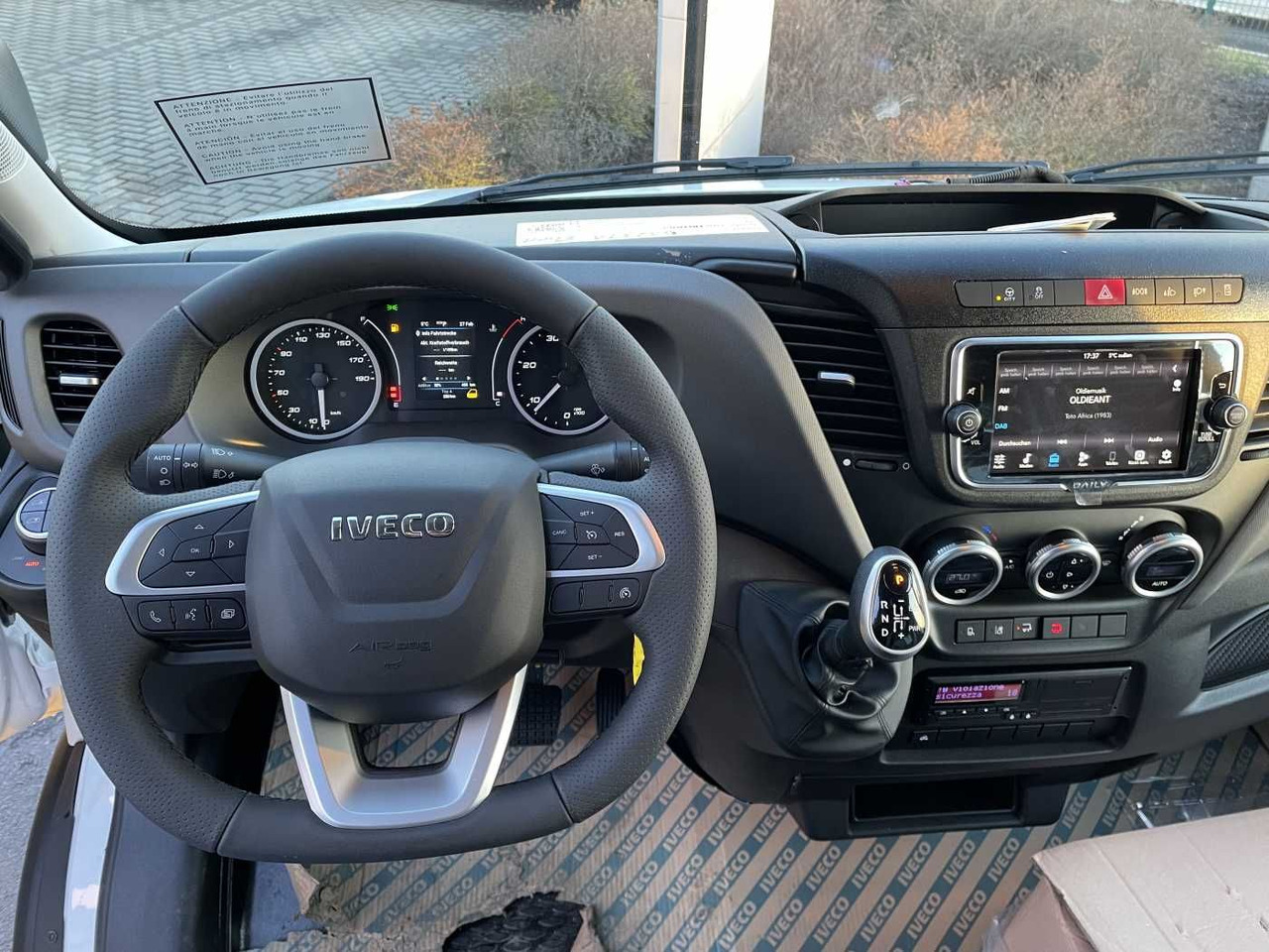 Fourgon grand volume neuf Iveco Daily 70C18 HA8 *LBW*Schwenkwandkoffer*: photos 12
