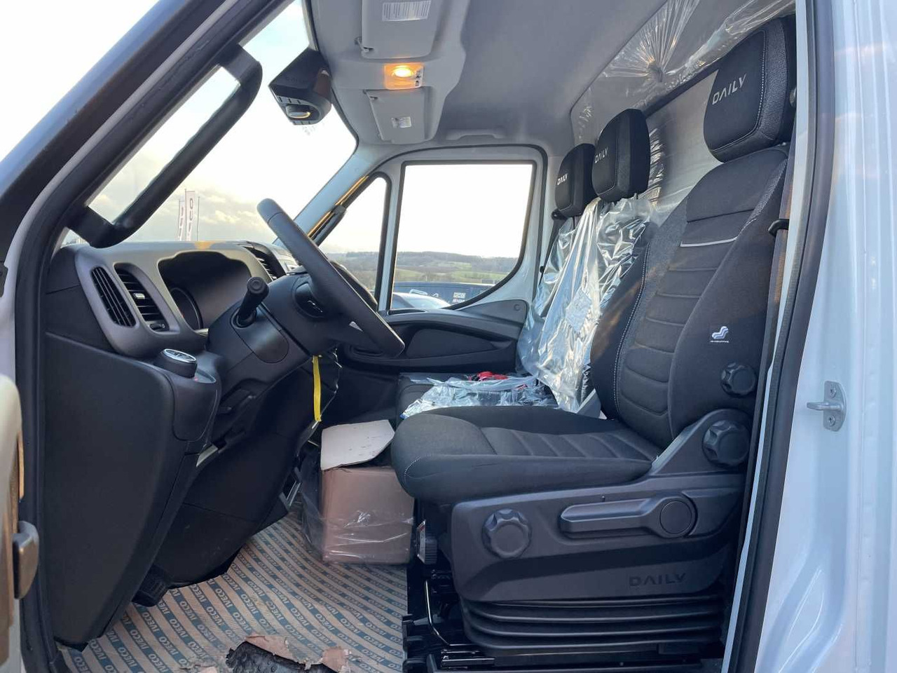 Fourgon grand volume neuf Iveco Daily 70C18 HA8 *LBW*Schwenkwandkoffer*: photos 11
