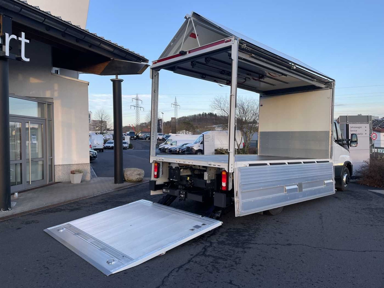 Fourgon grand volume neuf Iveco Daily 70C18 HA8 *LBW*Schwenkwandkoffer*: photos 8