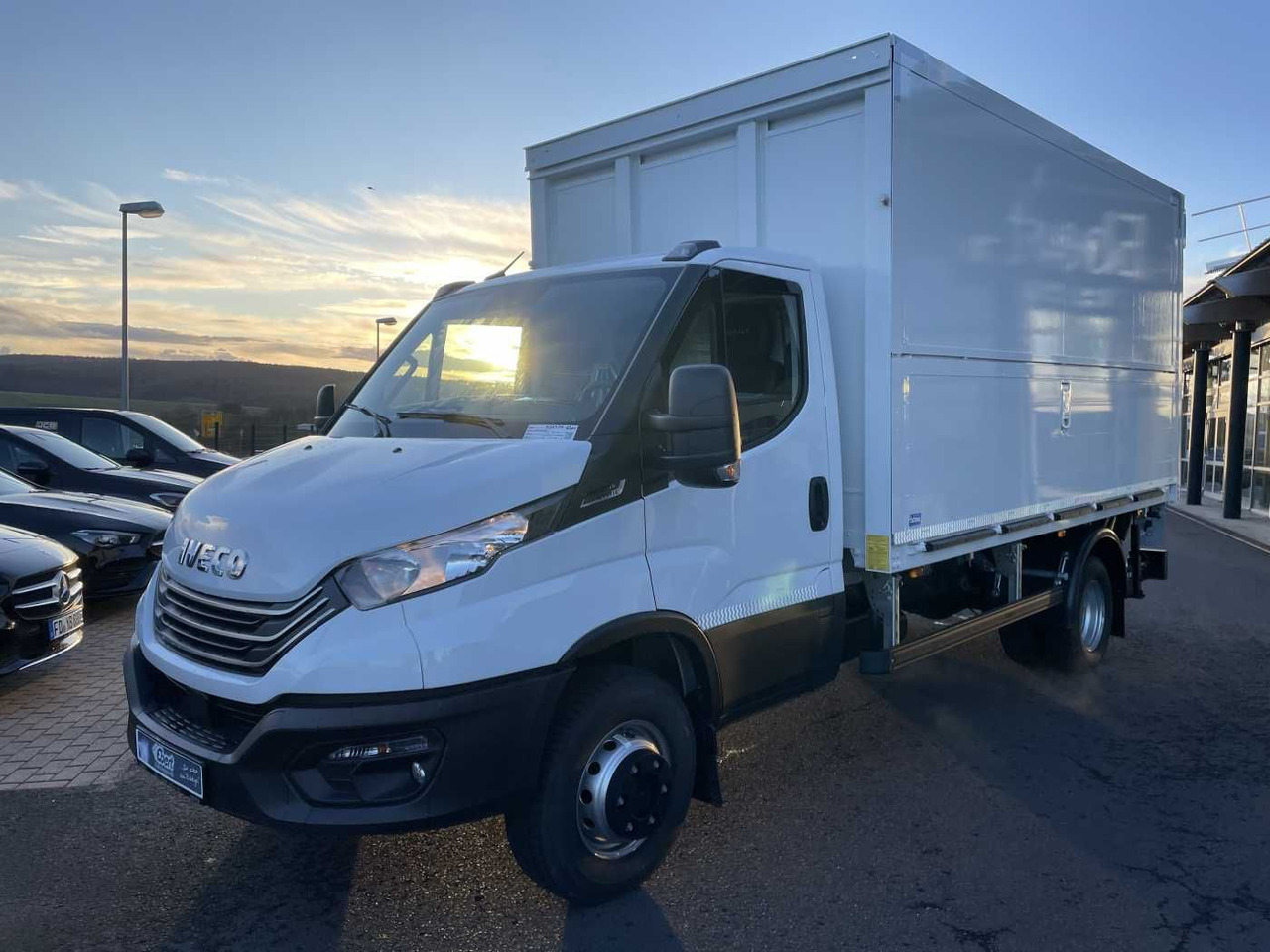 Fourgon grand volume neuf Iveco Daily 70C18 HA8 *LBW*Schwenkwandkoffer*: photos 10