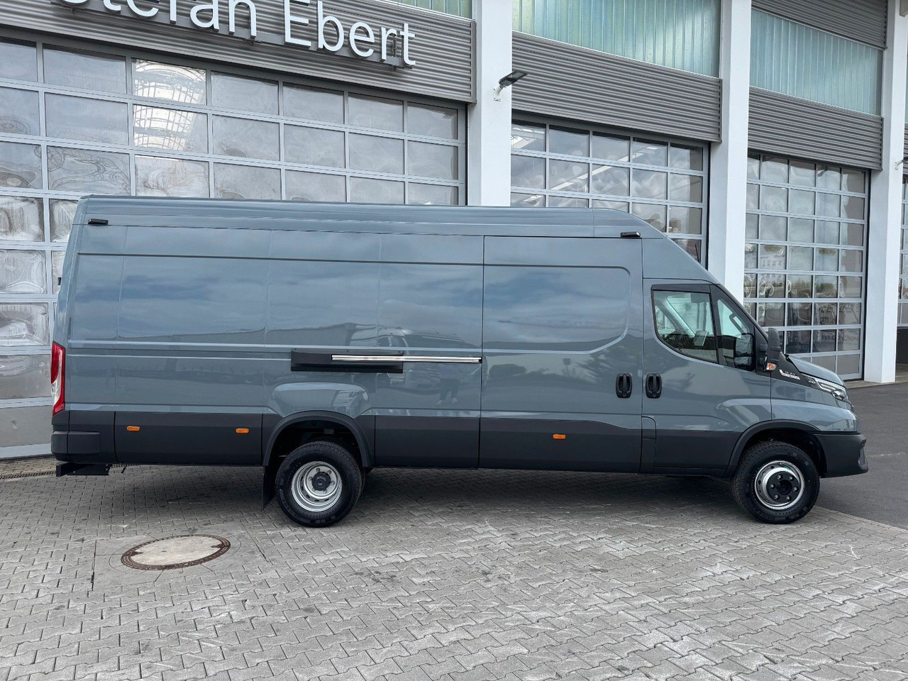 Iveco Daily 70C21 3.0L *L4*H3*Automatik*LED*Luft* 2x - Fourgon utilitaire: photos 2 Iveco Daily 70C21 3.0L *L4*H3*Automatik*LED*Luft* 2x - Fourgon utilitaire: photos 2