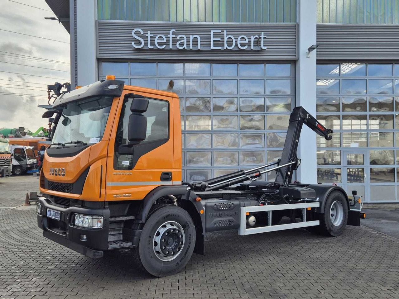 Iveco ML180E32/P HIAB ULT14S51 AHK Standheizung - Camion ampliroll: photos 1 Iveco ML180E32/P HIAB ULT14S51 AHK Standheizung - Camion ampliroll: photos 1