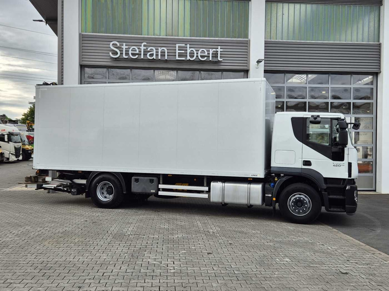 Iveco Stralis AT190S42 FP D HI-ROAD LBW faltbar EU6 - Camion fourgon: photos 5 Iveco Stralis AT190S42 FP D HI-ROAD LBW faltbar EU6 - Camion fourgon: photos 5