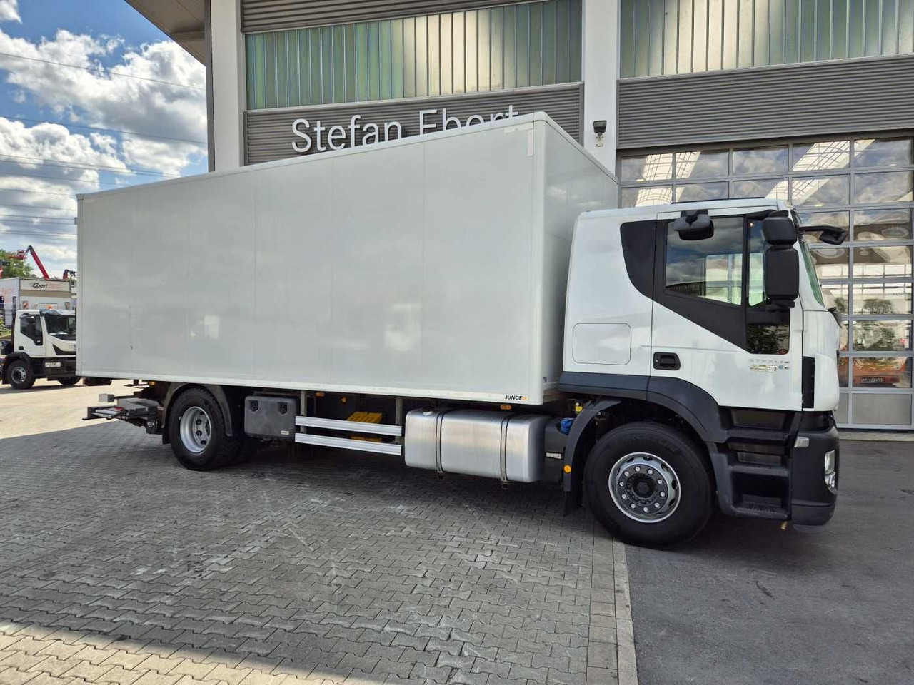 Iveco Stralis AT190S42/FP-D LBW Bär 1.500kg faltbar - Camion fourgon: photos 5 Iveco Stralis AT190S42/FP-D LBW Bär 1.500kg faltbar - Camion fourgon: photos 5