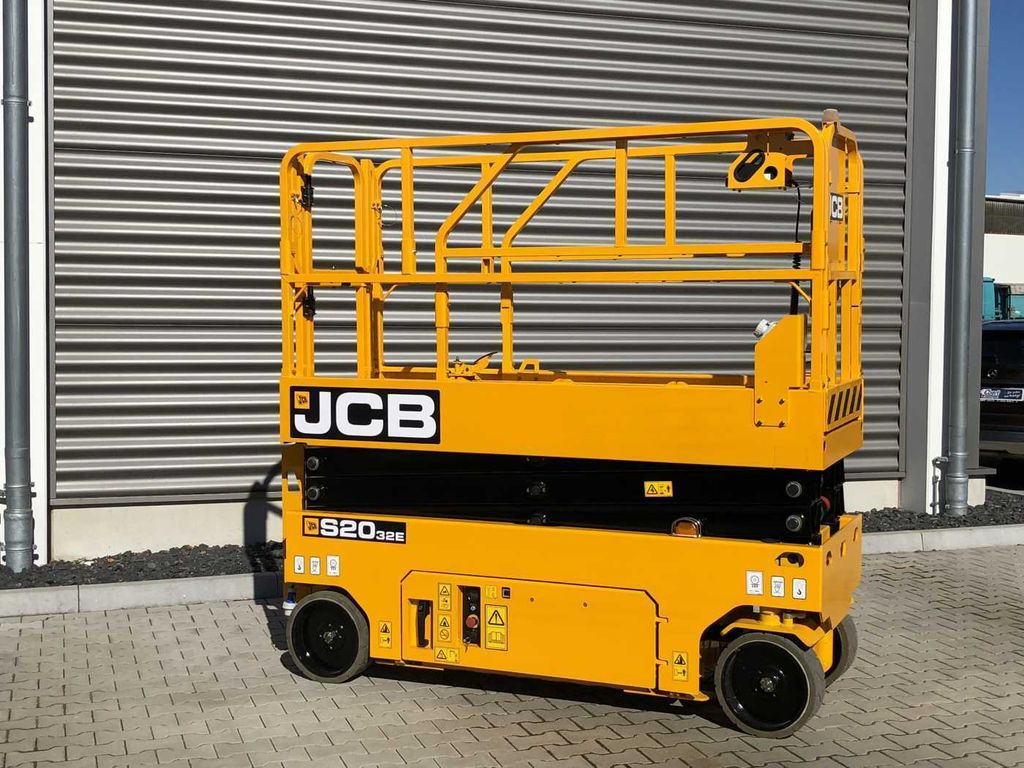 JCB S2032E Scherenbühne // 8,3m Arbeitshöhe - Nacelle ciseaux: photos 3 JCB S2032E Scherenbühne // 8,3m Arbeitshöhe - Nacelle ciseaux: photos 3