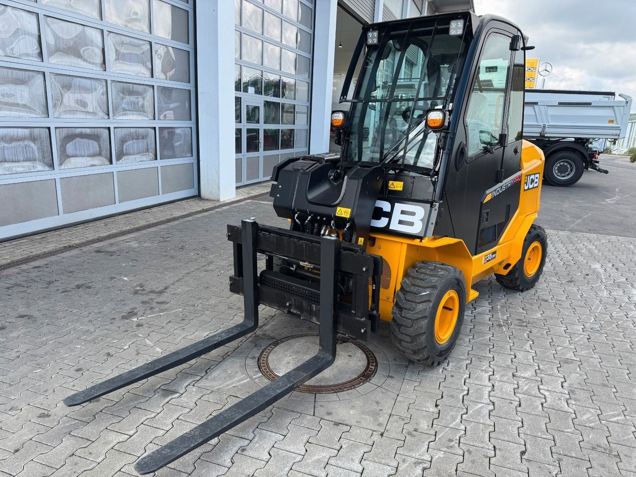 JCB TLT 35-26D 4WD Teletruck / NEU 2025 / SS - Chariot télescopique: photos 4 JCB TLT 35-26D 4WD Teletruck / NEU 2025 / SS - Chariot télescopique: photos 4