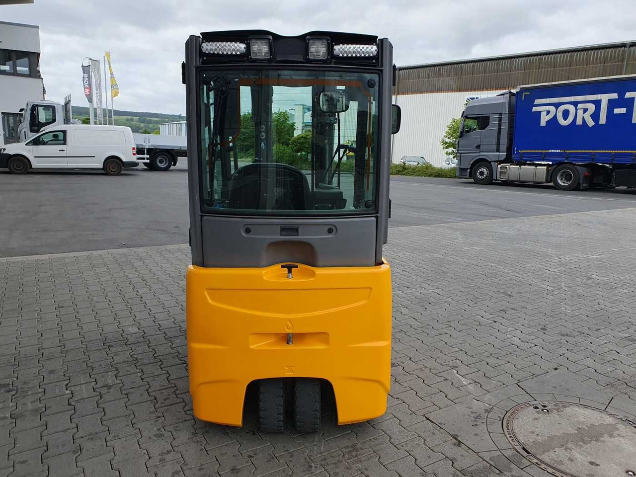 Jungheinrich EFG 215 / Triplex: 4.30m! / SS / 4.297h! - Chariot élévateur électrique: photos 5 Jungheinrich EFG 215 / Triplex: 4.30m! / SS / 4.297h! - Chariot élévateur électrique: photos 5